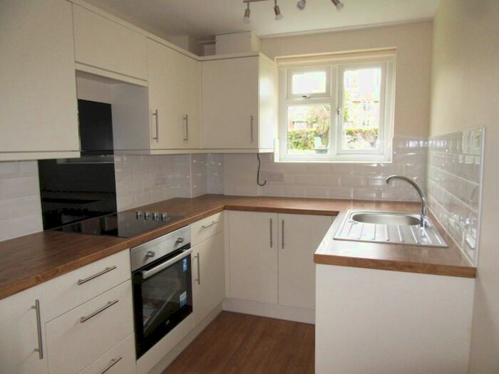 2 Bedroom Flat To Rent In Parr Street, Exeter, EX1