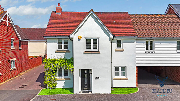4 Bedroom Link Detached House For Sale In Ratcliffe Gate, Beaulieu Park, CM1
