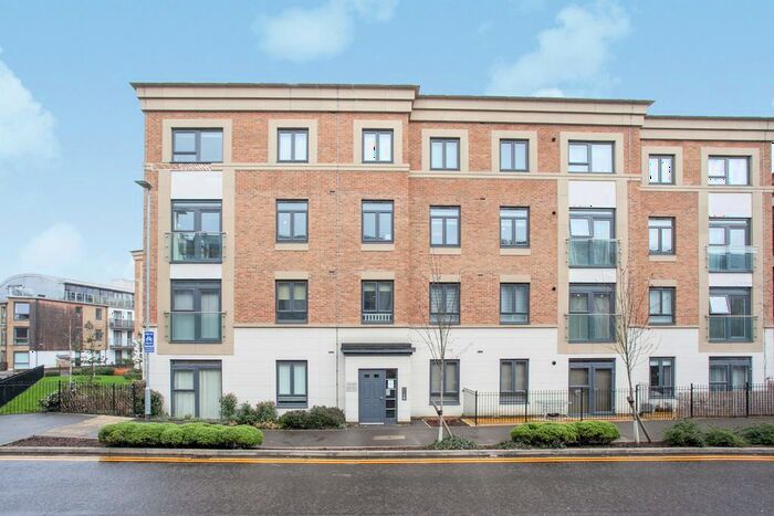 2 Bedroom Flat To Rent In Mill Road, Hertford, SG14