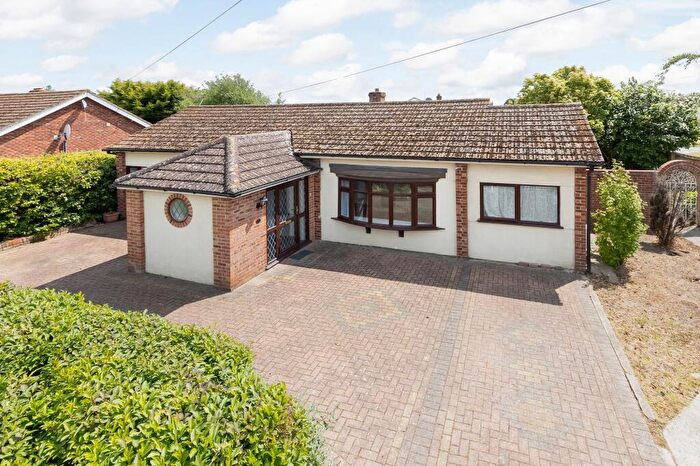 3 Bedroom Detached Bungalow For Sale In Freeman Road, Didcot, OX11