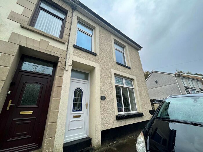 3 Bedroom End Of Terrace House To Rent In Abercynon Road, Abercynon, CF45