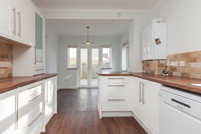 2 Bedroom Bungalow To Rent In Springfield Road, Botley, Oxford, OX2