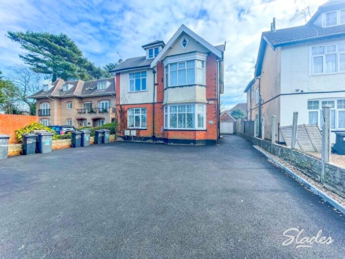 1 Bedroom Flat To Rent In Holdenhurst Road, Bournemouth, Dorset, BH8