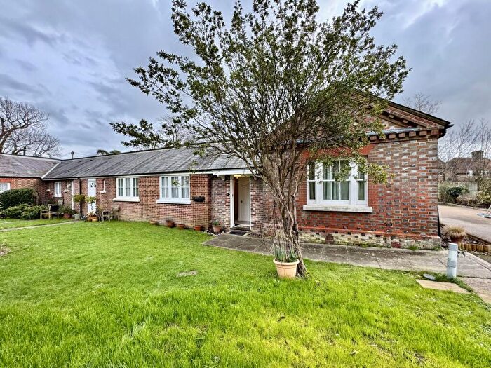 1 Bedroom Flat For Sale In Chapelfields, Cuckfield, RH17