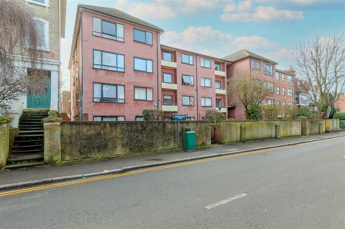 2 Bedroom Flat To Rent In Surbiton Road, Kingston Upon Thames, KT1