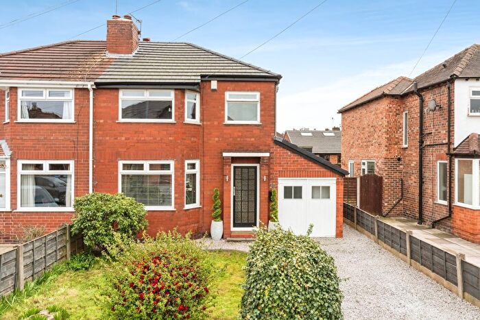 3 Bedroom Semi-Detached House For Sale In Beech Avenue, Thelwall, Warrington, Cheshire, WA4