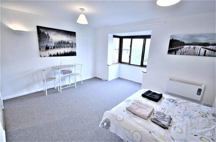Flat To Rent In Wilmot Place, London, NW1
