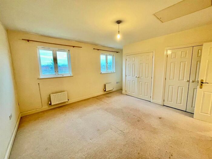 3 Bedroom Terraced House For Sale In Mosquito Way, Hatfield, AL10