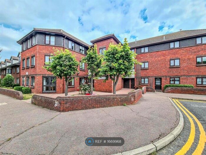 1 Bedroom Flat To Rent In Martins Court, Southend-On-Sea, SS2