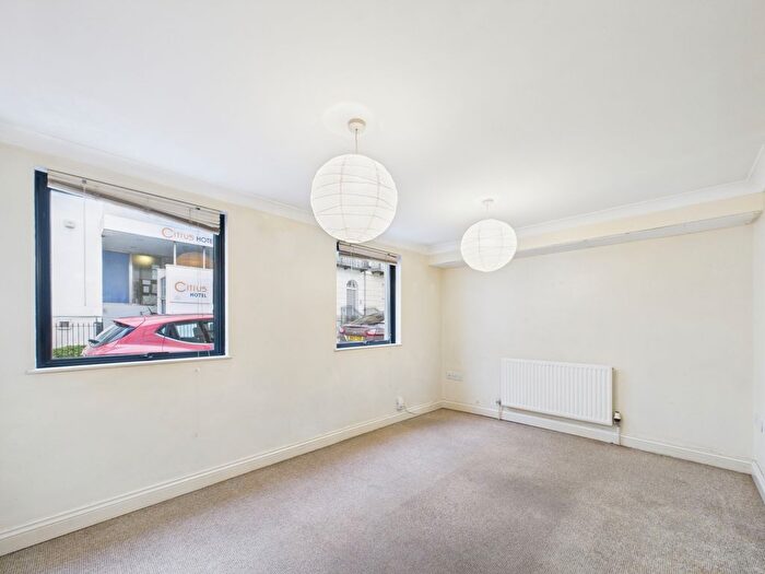 1 Bedroom Flat To Rent In Wellington Street, Cheltenham, GL50