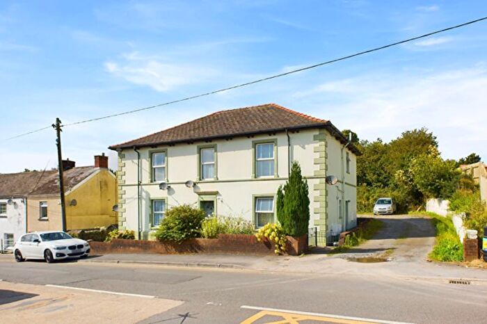 2 Bedroom Flat To Rent In Troed Y Bryn Court, Monument Hill, Carmarthen, SA31