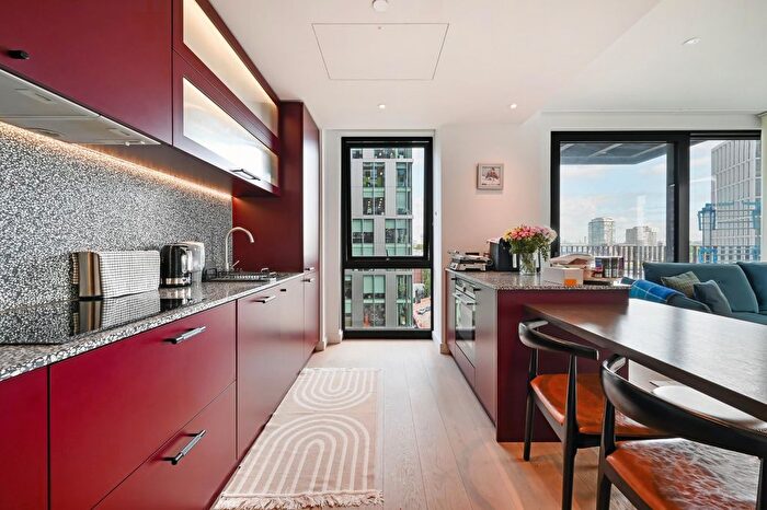 2 Bedroom Flat To Rent In The Modern, Embassy Gardens, London, SW11