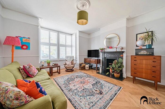2 Bedroom Maisonette For Sale In Sydenham Park Road, Sydenham, London, SE26