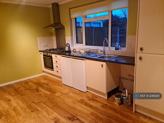 3 Bedroom Semi-Detached House To Rent In Larch Grove, Bletchley, Milton Keynes, MK2