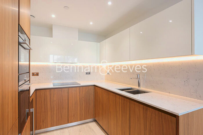 2 Bedroom Apartment To Rent In Neroli House, Piazza Walk, E1