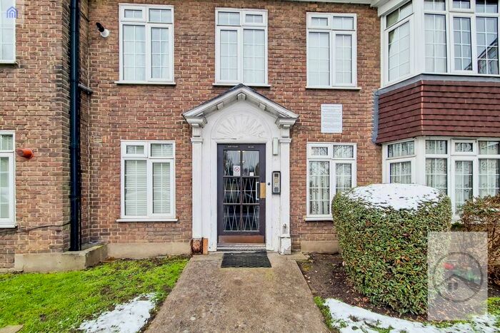 2 Bedroom Flat To Rent In High Street, Cheam, SM3