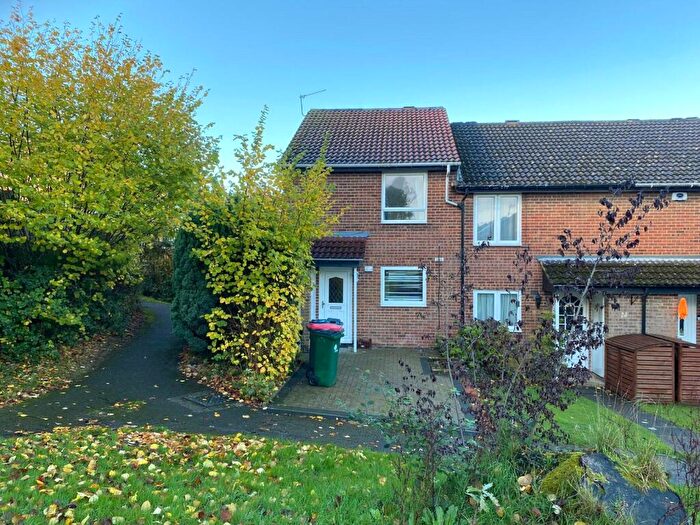 3 Bedroom End Of Terrace House For Sale In Lytton Drive, Crawley, West Sussex, RH10