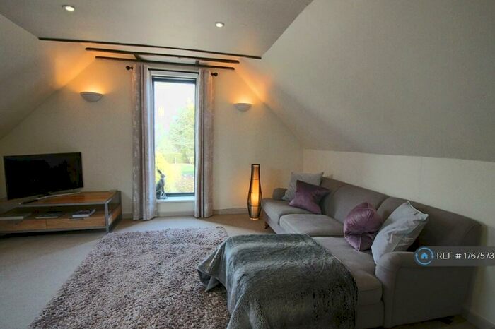 1 Bedroom Flat To Rent In Frith Farm House, Faversham, ME13