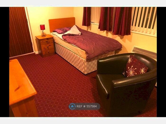 1 Bedroom Flat To Rent In Harland Close, Bradford, BD2