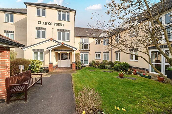 2 Bedroom Flat For Sale In High Street, Cullompton, Devon, EX15