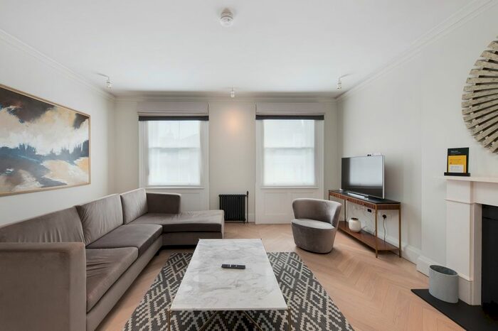 2 Bedroom Flat To Rent In King Street, London, WC2E