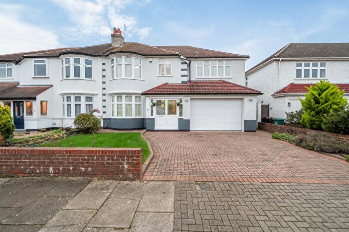 5 Bedroom Semi-Detached House To Rent In Grosvenor Road Petts Wood, BR5