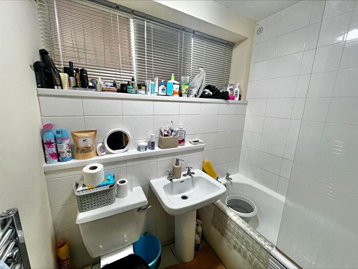 2 Bedroom Flat For Sale In Cedar Court, Pear Tree Drive, Great Barr, B43