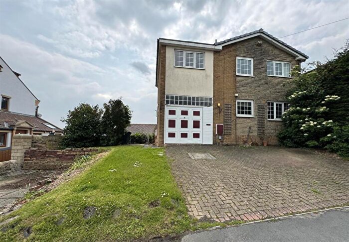 4 Bedroom Link Detached House For Sale In Cumberworth Lane, Upper Cumberworth, HD8