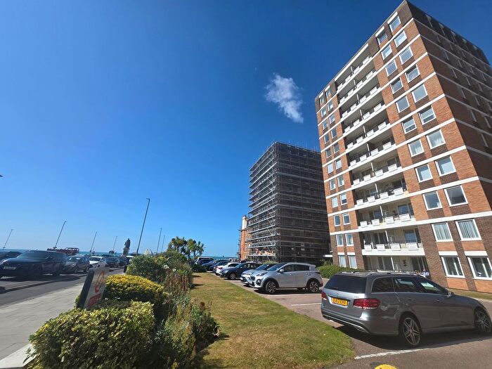 2 Bedroom Property To Rent In Grand Avenue, Hove, BN3