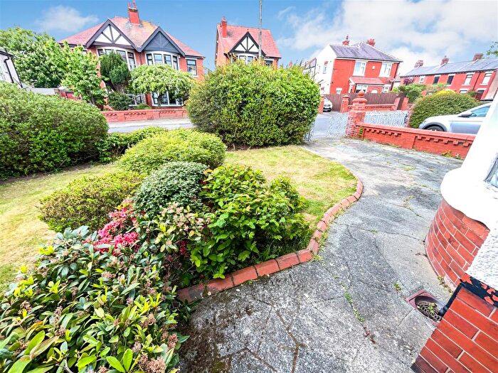 2 Bedroom Semi-Detached Bungalow For Sale In Lomond Avenue, Blackpool, FY3