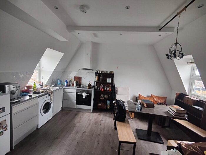 1 Bedroom Flat To Rent In Forest Road, London, E17