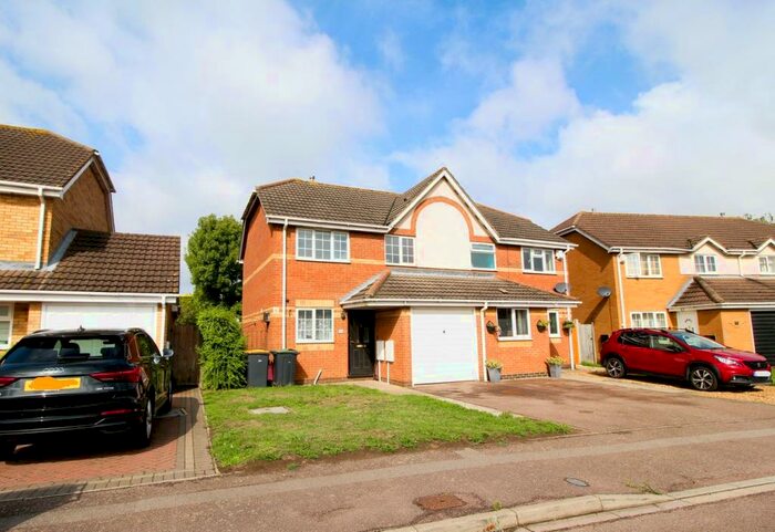 3 Bedroom Semi-Detached House To Rent In Hillesden Avenue, Elstow, Bedford, MK42