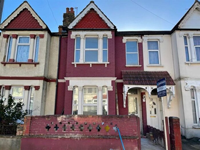 3 Bedroom Terraced House To Rent In Orchard Avenue, Southall, UB1