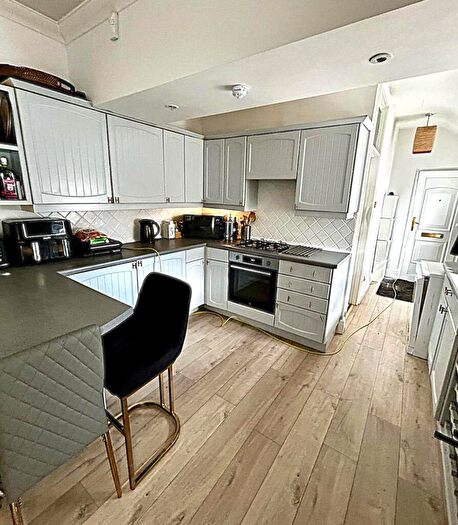 2 Bedroom Maisonette To Rent In North Road, Gabalfa, Cardiff, CF14