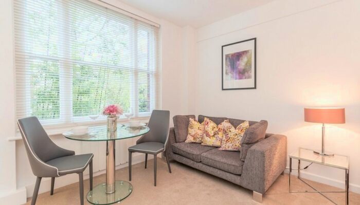 1 Bedroom Flat To Rent In Hill Street, London, W1J