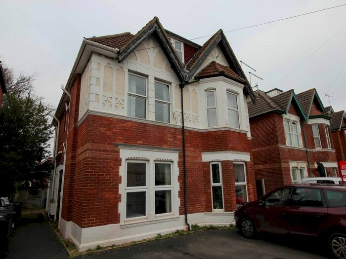 2 Bedroom Flat To Rent In Pembroke Road, Westbourne, Bournemouth, BH4