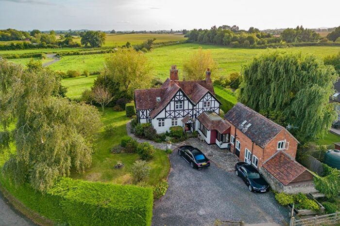 5 Bedroom Detached House For Sale In Pershore Road, Earls Croome, Worcester, WR8