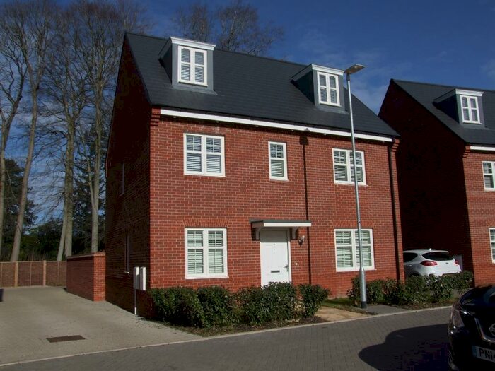 5 Bedroom Detached House To Rent In Chapel Crescent, Colchester, CO4