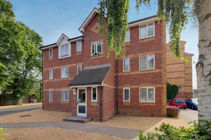 1 Bedroom Property To Rent In Greenslade Road, Barking, IG11