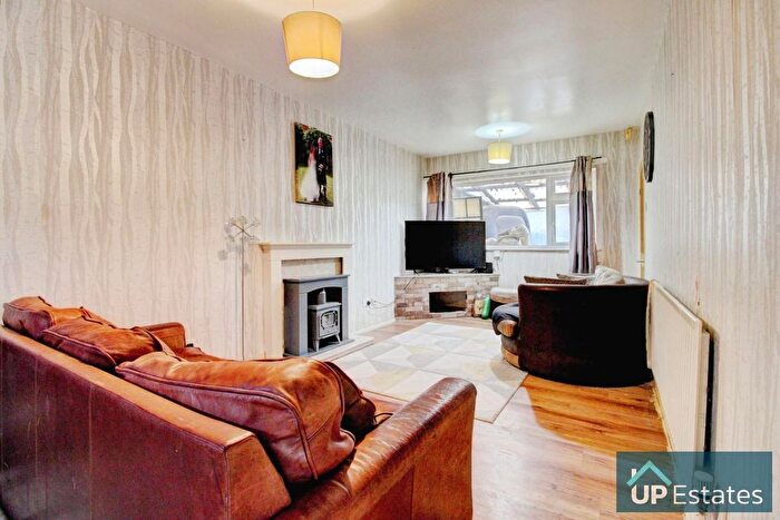3 Bedroom Terraced House For Sale In Cardiff Close, Coventry, CV3