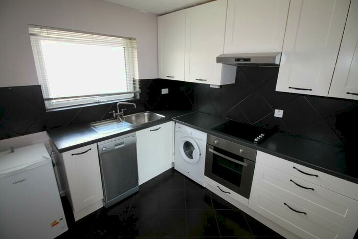 2 Bedroom Flat To Rent In Trewartha Court, Davis' Terrace, Whitchurch, CF14