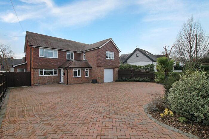 5 Bedroom Detached House For Sale In Bull Lane, Waltham Chase, Southampton, SO32