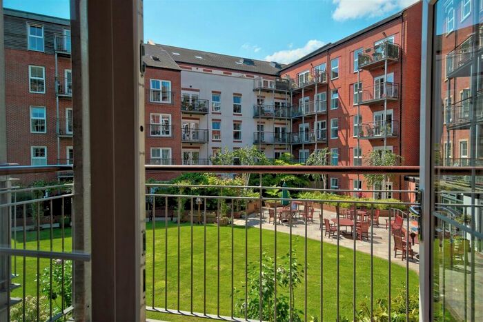 2 Bedroom Retirement Property For Sale In Avon House, Welland Place, Market Harborough, LE16