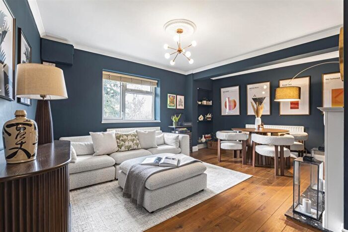 1 Bedroom Flat For Sale In Clifford Avenue, East Sheen, London, SW14