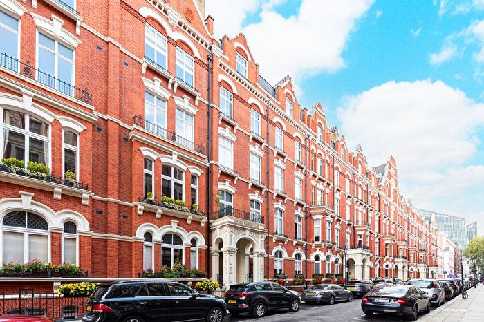4 Bedroom Flat To Rent In Carlisle Mansions, Westminster, London, SW1P