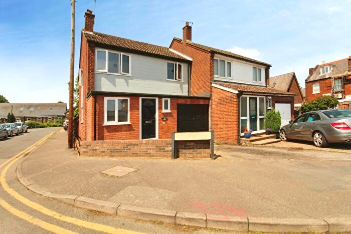 3 Bedroom House For Sale In Orchard Close, Stanstead Abbotts, SG12