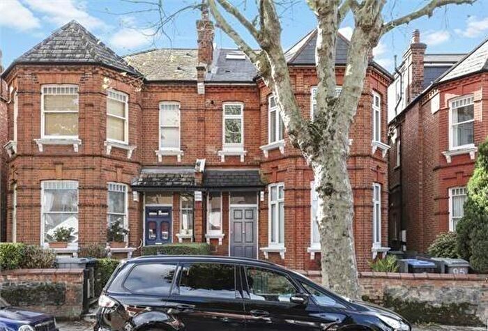 Apartment To Rent In Anson Road, Brondesbury, London, NW2
