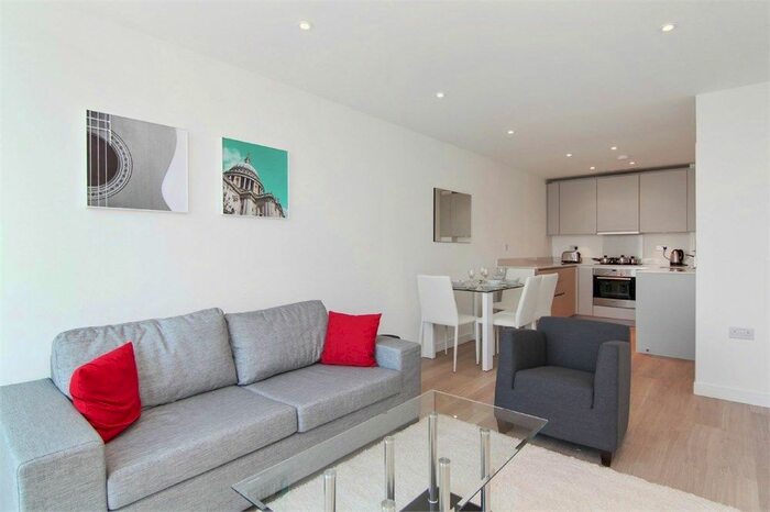 1 Bedroom Flat To Rent In Saffron Central Square, Croydon, Surrey, CR0