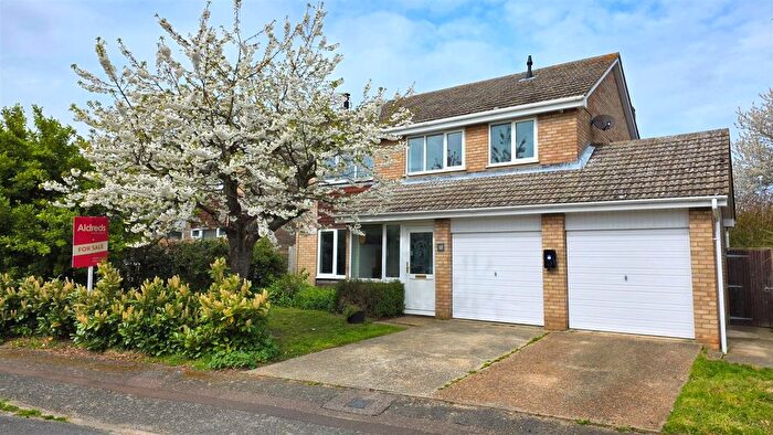 4 Bedroom Detached House For Sale In The Buntings, Bradwell, NR31