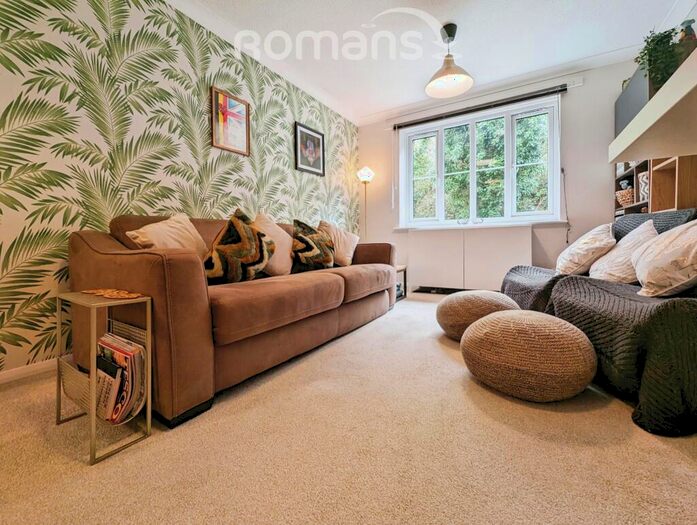 1 Bedroom Apartment To Rent In Dolphin Court, HP11